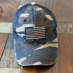 Camouflage American Flag Men's Hat